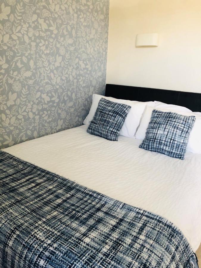 The Aberdeen Arms Hotel Tarves ภายนอก รูปภาพ
