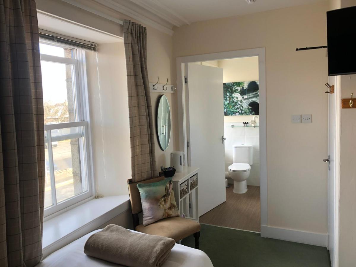The Aberdeen Arms Hotel Tarves ภายนอก รูปภาพ